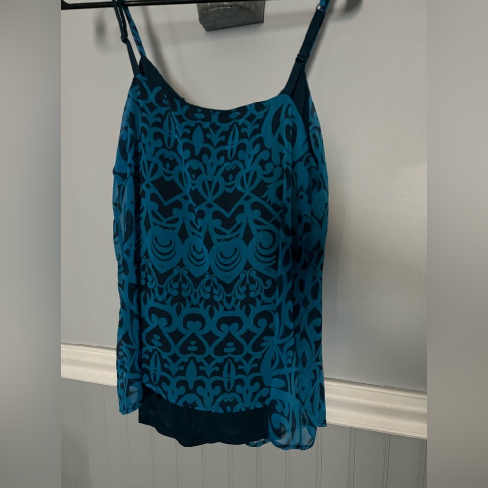 Top - Picture 2 of 4